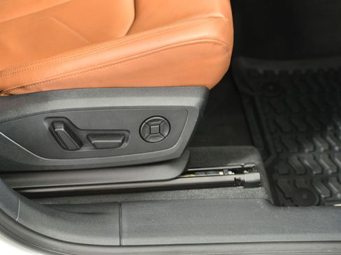 Used 2021 Audi Q3 2.0T Premium w/ Convenience Package image 10