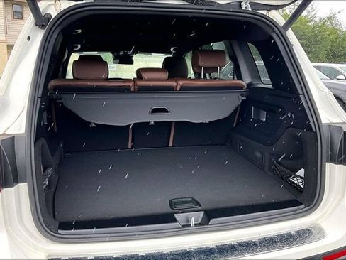 Used 2025 Mercedes-Benz GLB 250 image 24