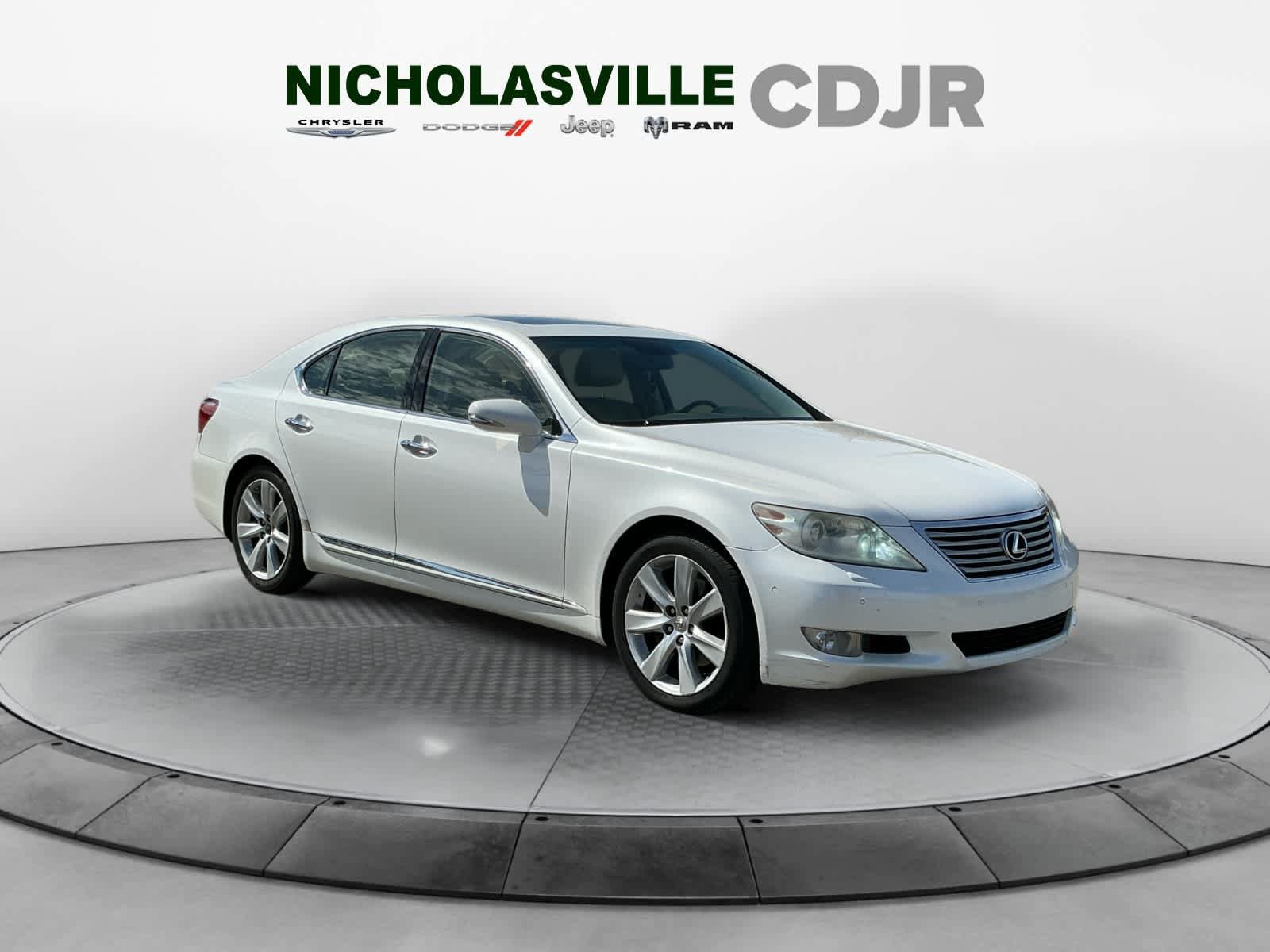 Used 2011 Lexus LS 460 w/ Luxury Value Edition RWD image 4