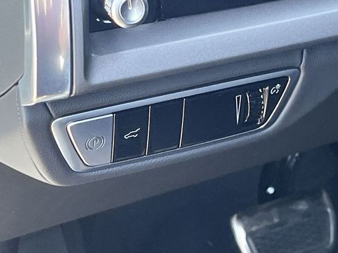 New 2026 Cadillac Vistiq Sport image 27