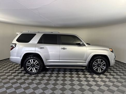 Used 2022 Toyota 4Runner Limited AWD/4WD image 6
