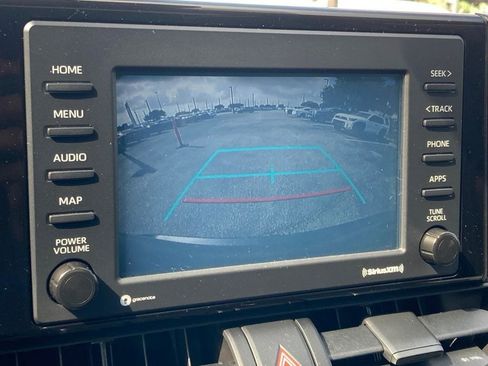 Used 2022 Toyota RAV4 XLE w/ Convenience Package FWD image 25