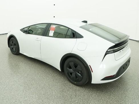 New 2026 Toyota Prius SE image 30