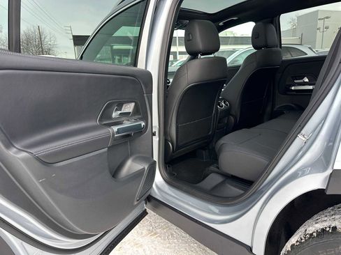 Used 2026 Mercedes-Benz GLB 250 4MATIC image 15