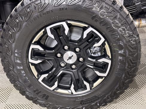 New 2026 Chevrolet Silverado 1500 ZR2 image 70