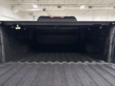 Used 2022 Chevrolet Silverado 1500 LT w/ Z71 Off-Road Package AWD/4WD image 23