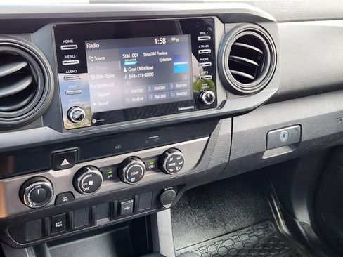 Used 2020 Toyota Tacoma SR AWD/4WD image 9