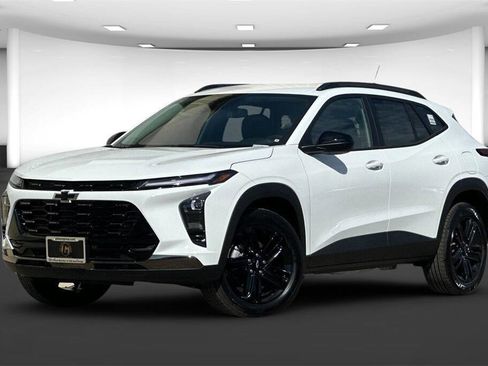 New 2025 Chevrolet Trax ACTIV w/ Driver Confidence Package image 2