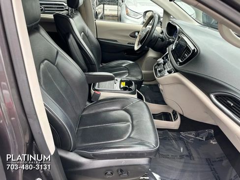 Used 2018 Chrysler Pacifica Limited w/ Advanced Safetytec Group image 15