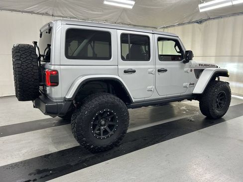Used 2023 Jeep Wrangler Unlimited Rubicon w/ Cold Weather Group AWD/4WD image 2