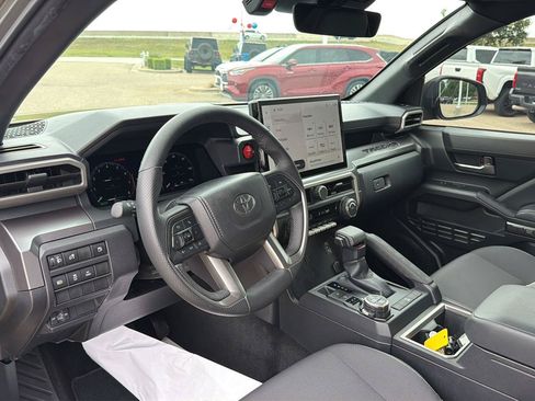 Used 2025 Toyota Tacoma TRD Off-Road AWD/4WD image 21