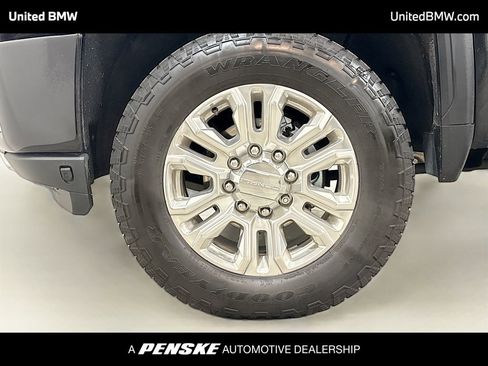 Used 2022 GMC Sierra 2500 Denali image 2