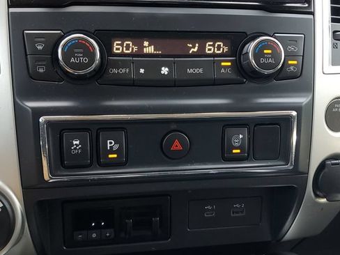 Used 2020 Nissan Titan SV w/ SV Convenience Package AWD/4WD image 31
