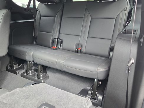 New 2026 Chevrolet Suburban High Country image 8