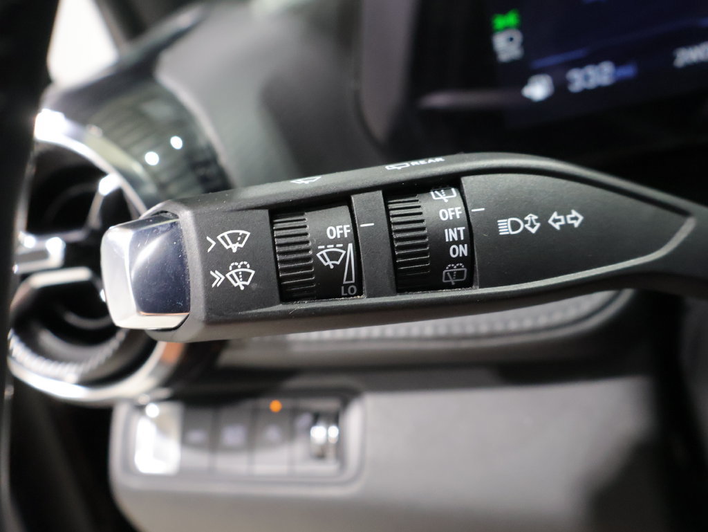Used 2025 Chevrolet Equinox LT AWD/4WD image 35