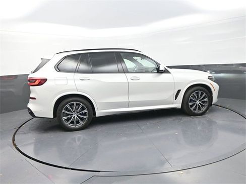 Used 2022 BMW X5 xDrive40i w/ M Sport Package image 8