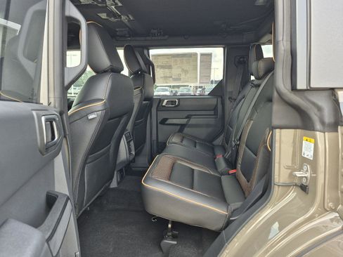 New 2025 Ford Bronco 4-Door image 9