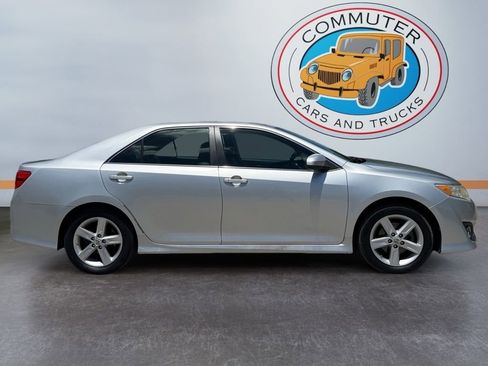 Used 2013 Toyota Camry SE w/ Convenience Pkg FWD image 7