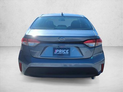 Used 2025 Toyota Corolla LE image 6