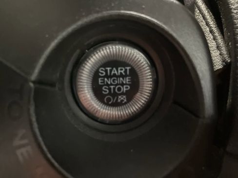 Used 2023 Jeep Renegade Latitude image 17