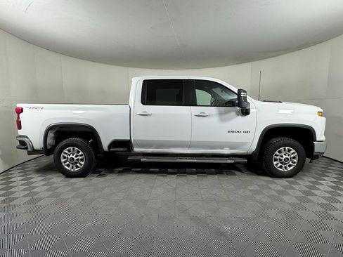 Used 2024 Chevrolet Silverado 2500 LT image 8