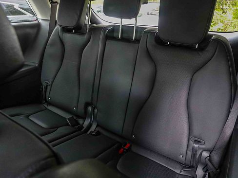 Certified 2025 Kia Carnival SX Prestige FWD image 23