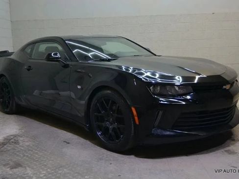 Used 2017 Chevrolet Camaro LT w/ Technology Package RWD image 1