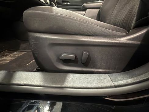 Used 2024 Nissan Altima 2.5 SV image 36