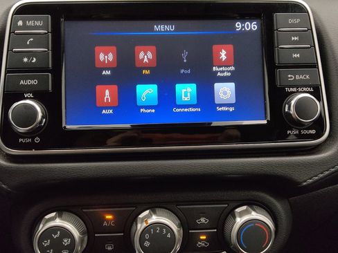 Used 2024 Nissan Versa S FWD image 25