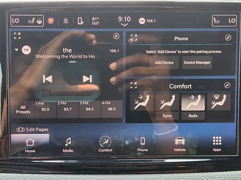 Used 2023 Chrysler Pacifica Touring w/ S Appearance Package FWD image 18