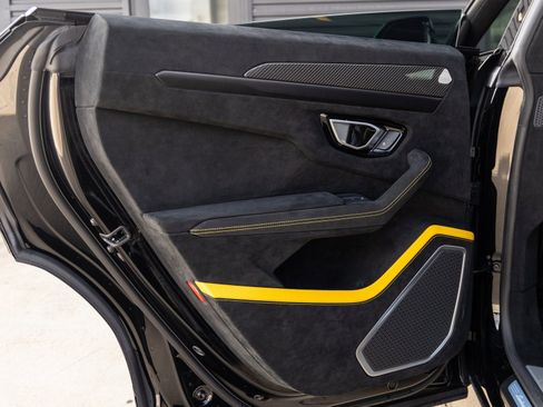 Used 2024 Lamborghini Urus Performante image 39