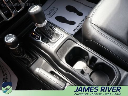 Used 2020 Jeep Wrangler Unlimited Sahara AWD/4WD image 37