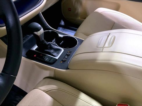 Used 2019 Toyota Highlander Limited image 32