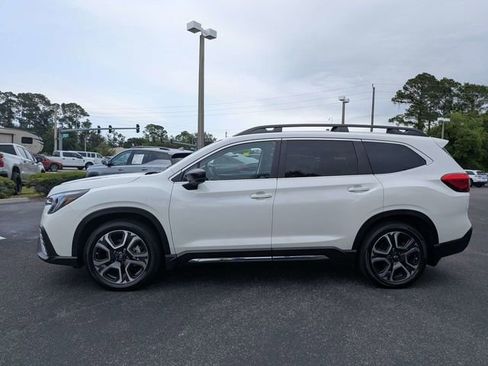 Used 2024 Subaru Ascent Limited w/ Technology Package AWD/4WD image 5