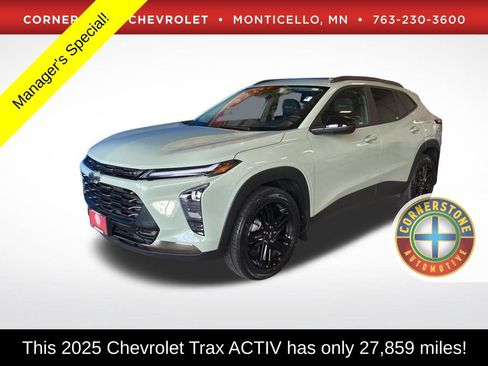Used 2025 Chevrolet Trax ACTIV w/ Sunroof Package FWD image 1