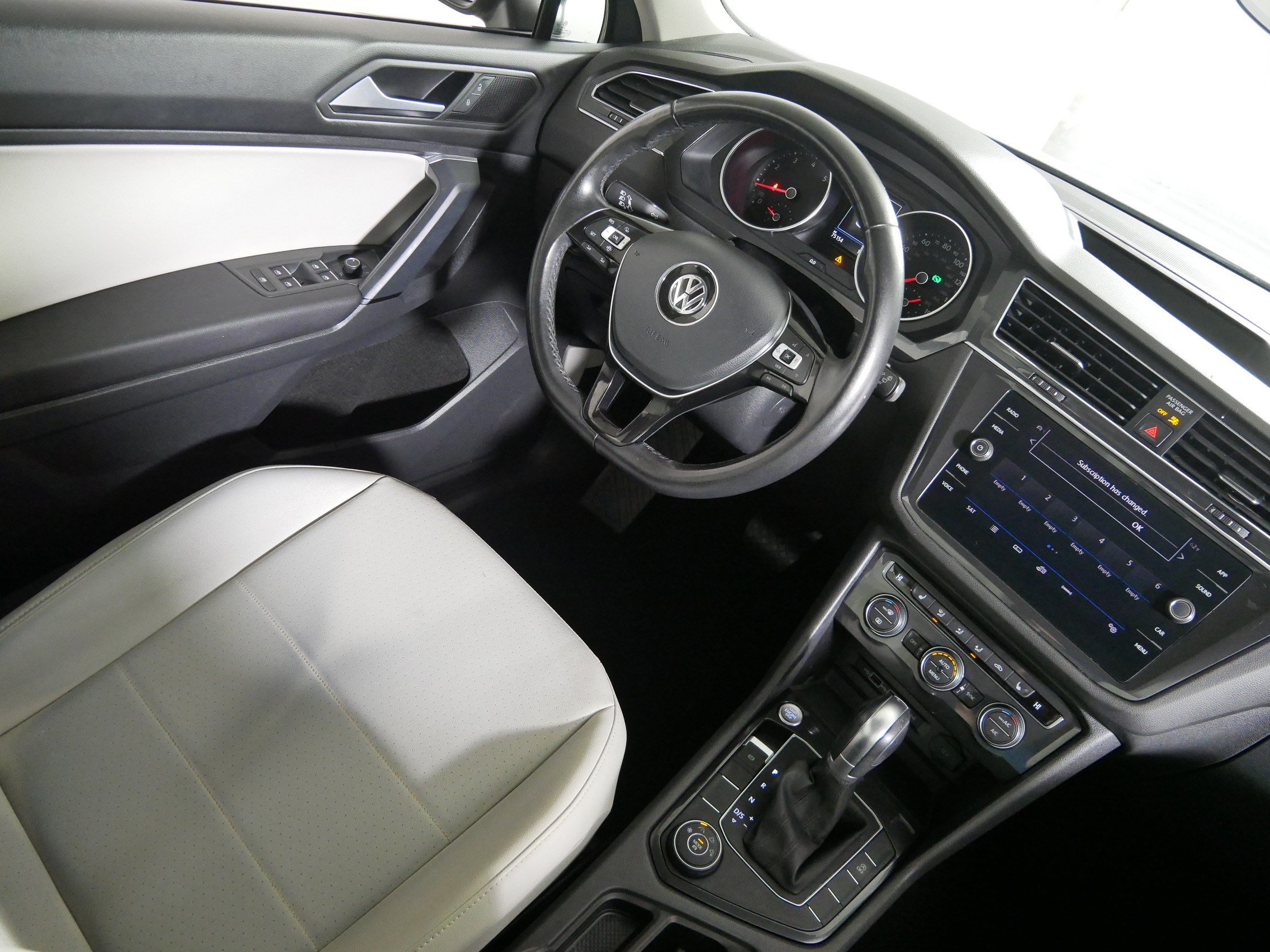 Used 2019 Volkswagen Tiguan SE AWD/4WD image 9