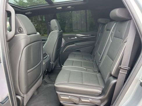 Certified 2024 Cadillac Escalade Sport w/ LPO, ONYX Package image 45