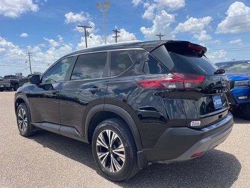 Certified 2023 Nissan Rogue SV w/ SV Premium B Package FWD image 5