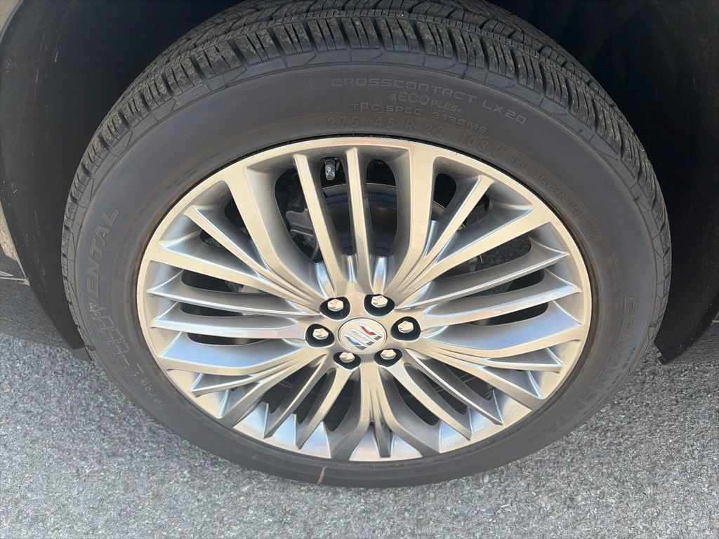 New 2027 Buick Enclave Avenir w/ LPO, Floor Liner Package AWD/4WD image 10