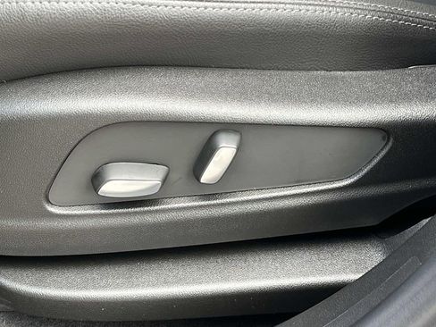 New 2026 Cadillac XT5 Luxury image 22