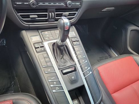 Used 2021 Porsche Macan S AWD/4WD image 18
