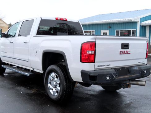 Used 2019 GMC Sierra 3500 Denali w/ Duramax Plus Package image 16