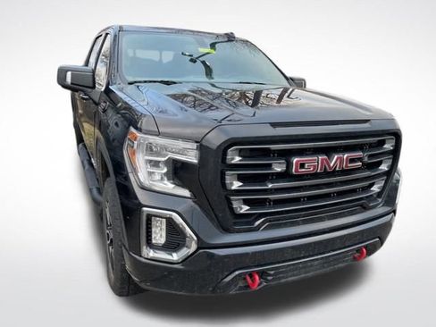 Used 2022 GMC Sierra 1500 AT4 w/ AT4 Preferred Package image 3