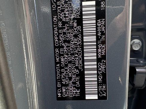New 2026 Toyota Prius Plug-In Hybrid FWD image 18