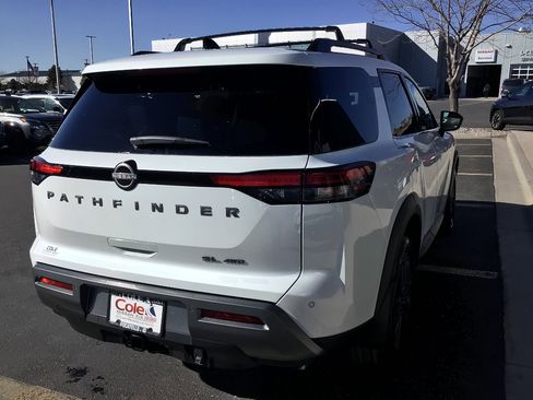 New 2026 Nissan Pathfinder SL w/ SL Premium Package image 5