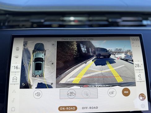 Used 2024 Land Rover Range Rover Sport SE image 51