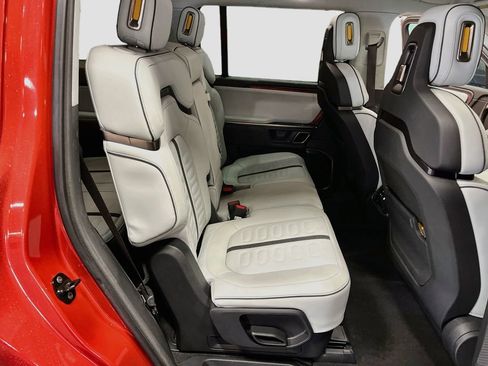 Used 2024 Rivian R1S Adventure AWD/4WD image 28