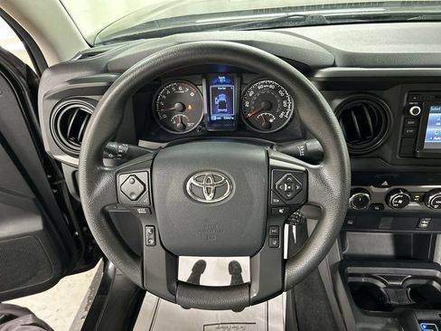 Used 2019 Toyota Tacoma SR w/ SR Convenience Package AWD/4WD image 4