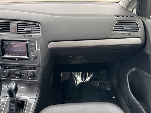 Used 2015 Volkswagen e-Golf SEL Premium FWD image 32