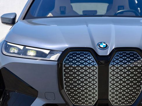 Certified 2023 BMW iX xDrive50 w/ Premium Package image 9